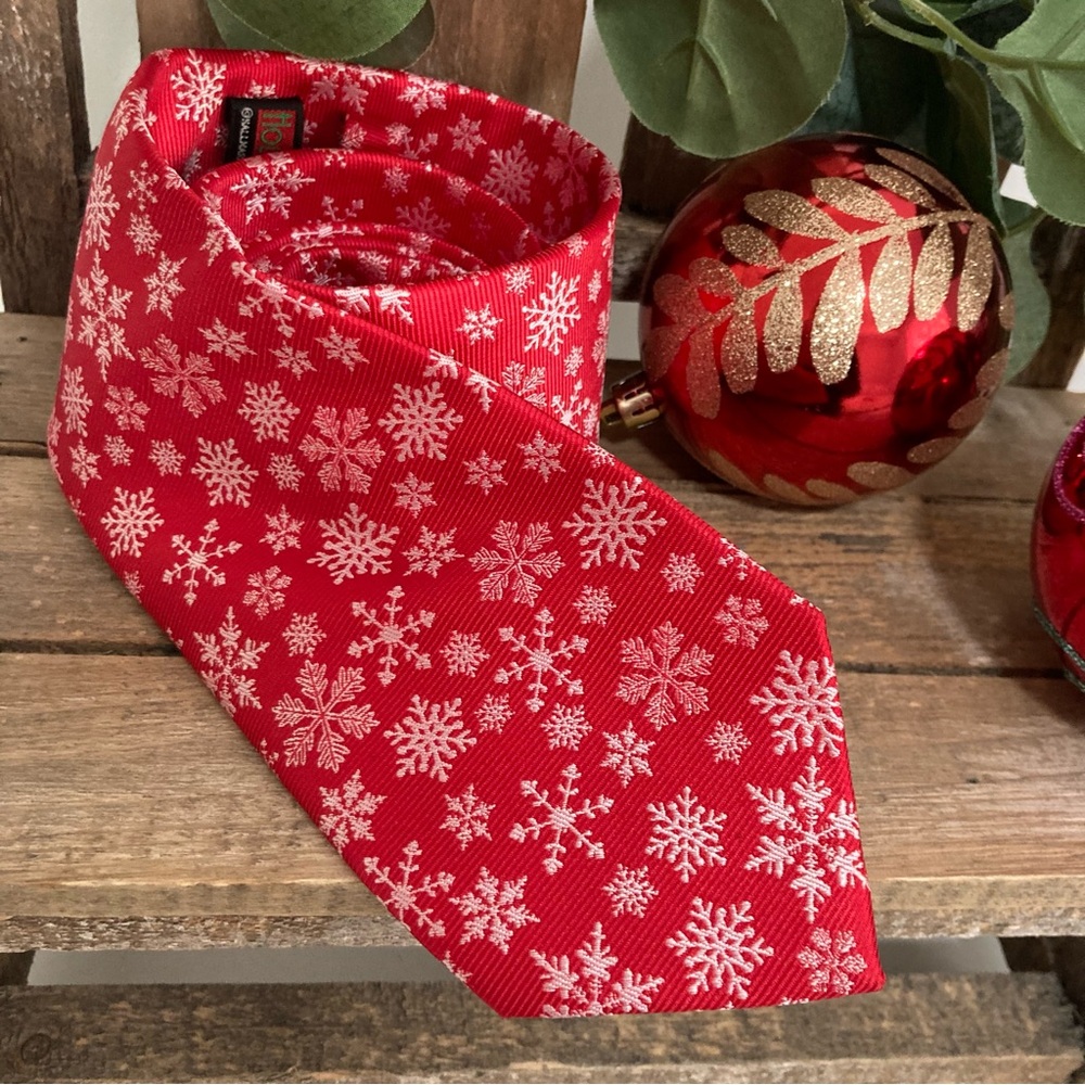 Red Snowflake Pattern Holiday Traditions By MMG Hallmark Christmas Tie R…